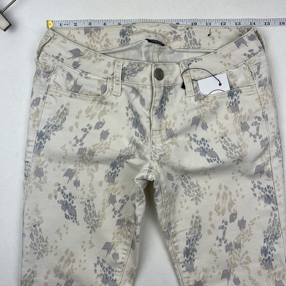 American Eagle Printed Jegging Jean - Picture 2 of 7